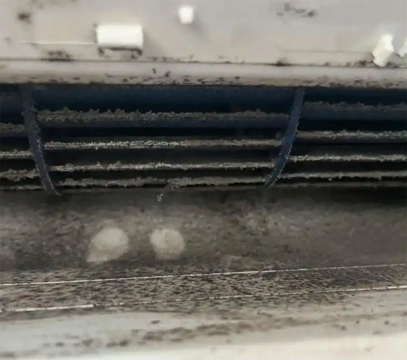 泸水空调吹的风有股烧焦味是怎么回事